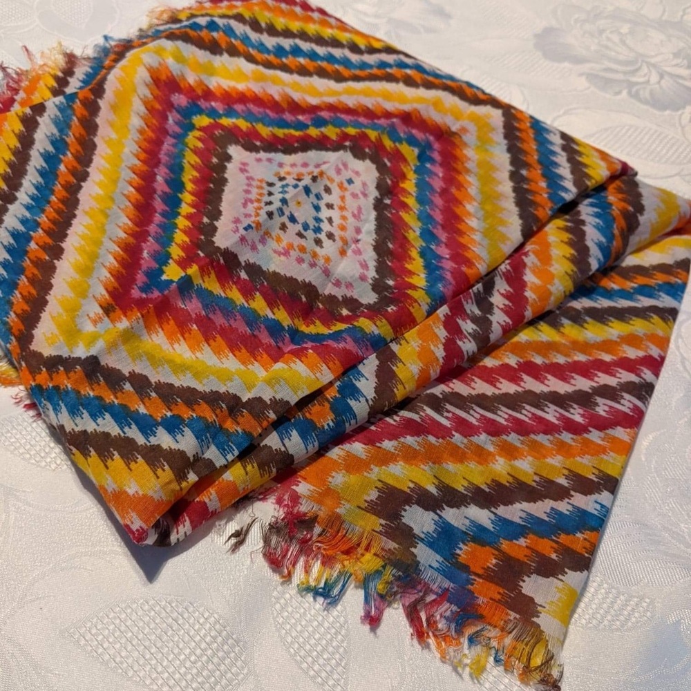 Geometric style scarf NWOT dreamy desert colours